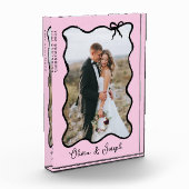 Whimsical Bow | Weich rosa und schwarz Fotoblock (Links)