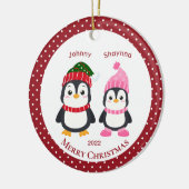 Whimsical Brother & Sister Penguins Personalisiert Keramik Ornament (Links)