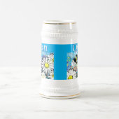 Whimsical Bumble Bee in Daisies Personalisiert Bierglas (Mittel)