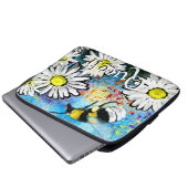 Whimsical Bumble Bee in Daisies Personalized Laptopschutzhülle (Vorne Knopf)