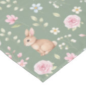 Whimsical Bunny Teapot Spring Floral Pattern Tischdecke (Schrägansicht)