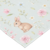 Whimsical Bunny Teapot Spring Floral Pattern Tischdecke (Schrägansicht)
