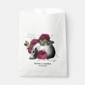 Whimsical Burgundy Bloral Skull Gothic Wedding Geschenktütchen (Vorderseite)