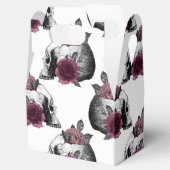 Whimsical Burgundy Bloral Skulls Gothic Wedding Geschenkschachtel (Geöffnet)