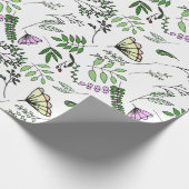 Whimsical Butterfly and Forest Blätter Geschenkpapier (Ecke)