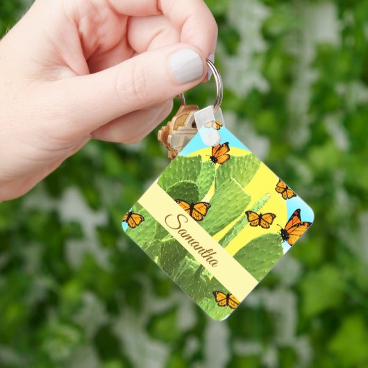 Whimsical Cactus And Butterflies Schlüsselanhänger (Hand)