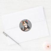 Whimsical Calico Kitten mit Cattitude Runder Aufkleber (Umschlag)