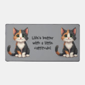 Whimsical Calico Kitten mit Cattitude Schreibtischunterlage (Vorderseite)