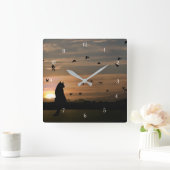 Whimsical Cat and Birds Quadratische Wanduhr (Zuhause)