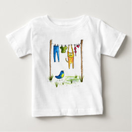 Whimsical Cat auf einer Wäscheleine Baby T-shirt