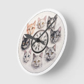 Whimsical Cat Faces Charming Feline Design Runde Wanduhr (Winkel)