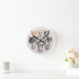 Whimsical Cat Faces Charming Feline Design Runde Wanduhr