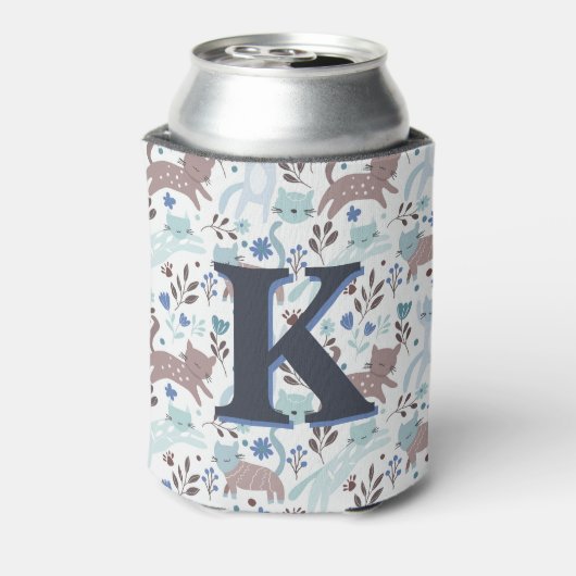 Whimsical Cat Pattern, Blaugraues Monogramm Dosenkühler (Kanne Rückseite)