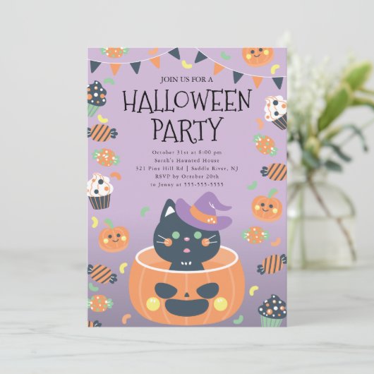 Whimsical Cat & Pumpkin Halloween Einladung (Stehend Vorderseite)