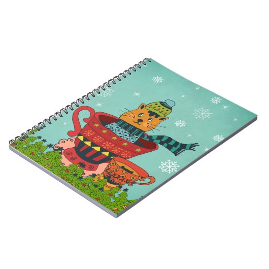 Whimsical Cat Sitzen in einem Teacup Weihnachten Notizblock (Linke Seite)