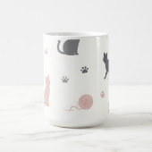Whimsical Cat und Garn-Silhouette-Muster Kaffeetasse (Mittel)