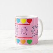 Whimsical Cats and Rainbow Hearts Coffee Mug Kaffeetasse (VorderseiteRechts)