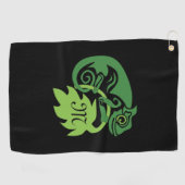 Whimsical Chameleon Klettern auf Hopfen Monogram Golfhandtuch (Horizontal)