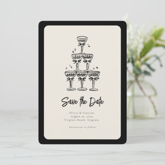 Whimsical Champagner Tower Handgeschriebener Weddi Einladung (Stehend Vorderseite)