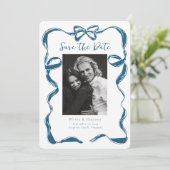 Whimsical Champagner Tower Save the Date handgezei (Stehend Vorderseite)