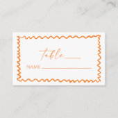 Whimsical Citrus Orange Wavy Border Wedding Platzkarte (Vorderseite)