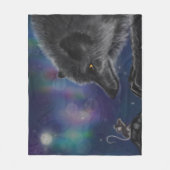 Whimsical Conversation: Wolf und Maus Fleecedecke (Vorderseite)