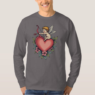 Whimsical Cupid Heart – Vintage-Tattoo-Design-Ärme T-Shirt