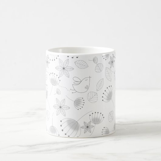 Whimsical Cute Floral and Bird Pattern on White Kaffeetasse (Mittel)