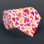 Whimsical Doodle Hörer mit Mustern und Textur Krawatte<br><div class="desc">Dieses hübsche, skurrile Muster hat verflochtene Herzen, die im Doodle-Stil gemacht wurden. Sie sind in lila, rosa, orangen und gelben Farbtönen auf weißem Hintergrund gehalten. Einige Herzen haben Polka Punkte, andere kariert oder Streifen. Sie scheinen sich alle umzusehen und sich von diesem süßen, lustigen Design zu überzeugen, das die Liebe...</div>