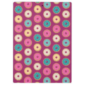 Whimsical Doughnut Pattern auf Lila Klemmbrett (Rückseite)