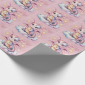 Whimsical Dragon auf einer Wolkendusche Geschenkpapier (Ecke)