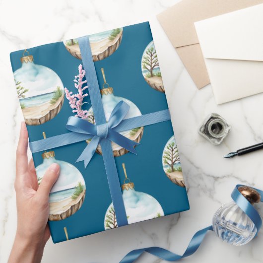 Whimsical Driftwood Christmas Bauble Geschenkpapier (Schenken)