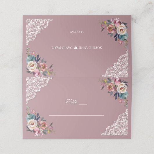 Whimsical Dusty Blue Dusty Rose Blume Platzkarte (Außenseite Aufgefaltet)