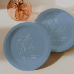 Whimsical Dusty Blue Hello Baby! Babyparty Pappteller<br><div class="desc">Die Teller aus Babydusche sind perfekt für Ihre gemütliche, moderne Boho Frühlings- oder Winterfeier! Diese Serviette ist in einem boho-schicken Ambiente mit eleganter Kalligraphie und einem minimalistischen weiß-auf-blau-weiß-Design gehalten, was sie ideal für Jungen macht. Außerdem ist es bearbeitbar, sodass Sie Ihre eigene klassische, skurrile Touch hinzufügen können, um ein wirklich...</div>