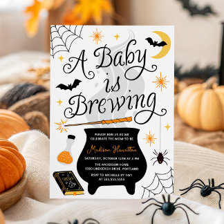 Whimsical Ein Baby braut sich zusammen Halloween-B Einladung