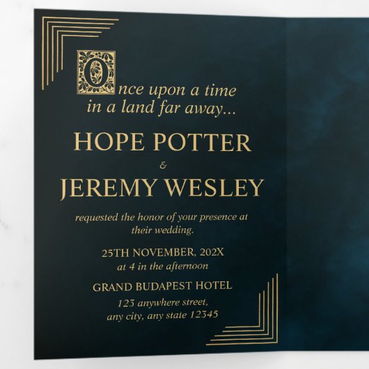 Whimsical Fairy Tale Book Gold Smaragd Magisch Dreifach Gefaltete Einladung (Innen Erste Seite)