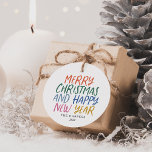 Whimsical farbenfroh frohe Weihnachten Glück Neues Geschenkanhänger<br><div class="desc">Mit diesen personalisierten Geschenketiketten können Sie Ihre Urlaubsstillerie,  Ihr Kunsthandwerk oder Ihre Geschenkpackung aufwerten. Mit skurriler Typografie in hellen Farben.</div>