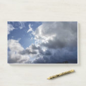 Whimsical Flaute Wolken in hellblau Cornish Sky Post-it Klebezettel (Auf Schreibtisch)