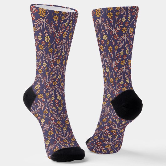 Whimsical Floral Design mit Reben auf violettem Hi Socken (Gewinkelt)