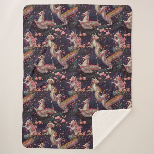 Whimsical Floral Dragons Sherpadecke (Vorderseite)