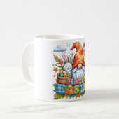 Whimsical Floral Happy Ostergnome und Bunny Kaffeetasse (Vorderseite Links)