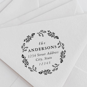 Whimsical Floral Wreath Family Name Rücksendeadres Permastempel