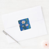 Whimsical Flowers with Blue Background Quadratischer Aufkleber (Umschlag)
