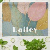 Whimsical Foliage: Pastellfarben Blätter Handtuch (Gefaltet)