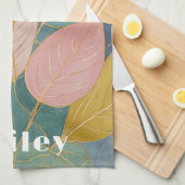 Whimsical Foliage: Pastellfarben Blätter Handtuch (Viertel Falte)