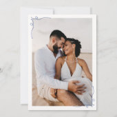 Whimsical Fun Hand Drawn Rahmen Weinpfeifen Hochze Save The Date (Rückseite)