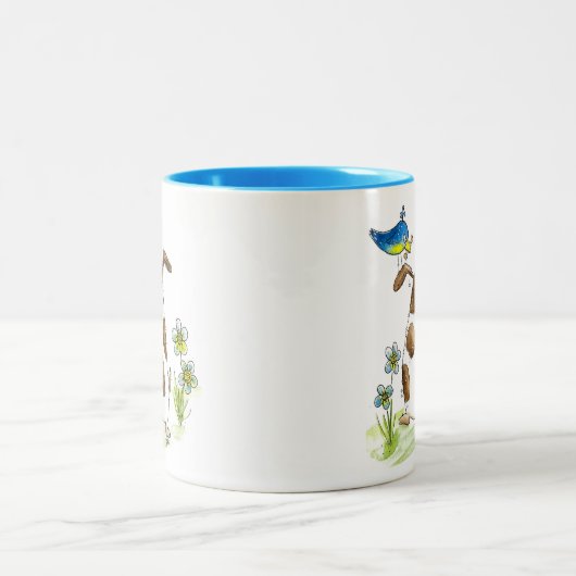 Whimsical Gepunktet Dog with Bird Zweifarbige Tasse (Mittel)