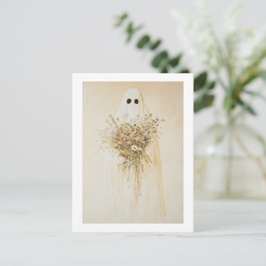 Whimsical Ghost mit Wildblumen Postkarte (Stehend Vorderseite)