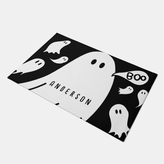 Whimsical Ghosts Custom Name Fußmatte (Schrägansicht)