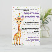 Whimsical Giraffe mit farbenfroher Confetti Geburt Einladung (Stehend Vorderseite)